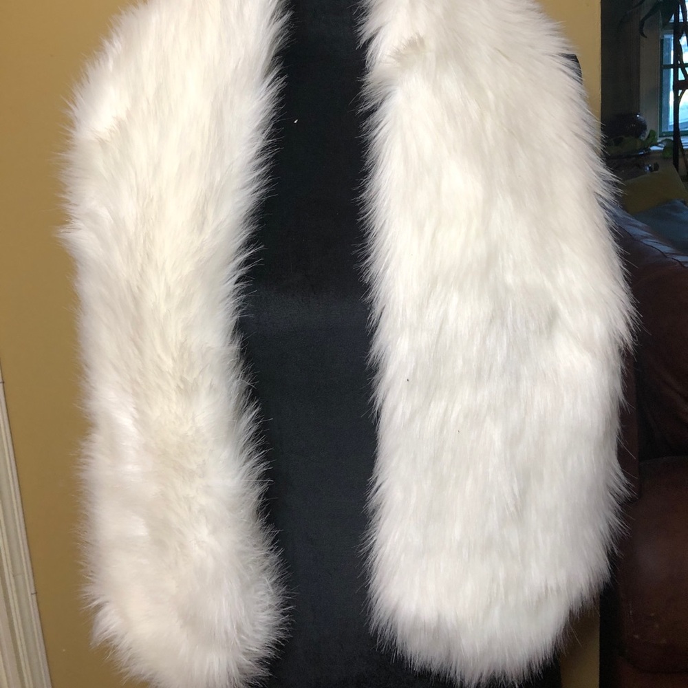 Faux fur off white shawl